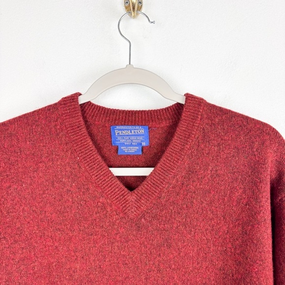 Pendleton Men’s Red Lambswool V-Neck Sweater Sz M - Picture 3 of 7